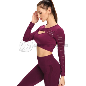 Ensemble de sport 2 pièces léger à haute élasticité pour femmes Logo personnalisé Yog - Product Image 3