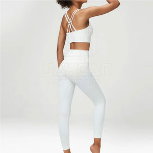 Conjunto de Yoga sin Costuras para Mujer, Leggings y Top Corto Elásticos y Elegantes, Ideales para Entrenamiento Diario y Yoga - Product Image 3