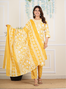 Ensemble Kurta droit en coton cambric imprimé floral jaune pour femmes avec col rond et manches 3/4 Pantalon et dupatta stylés - Product Image 5
