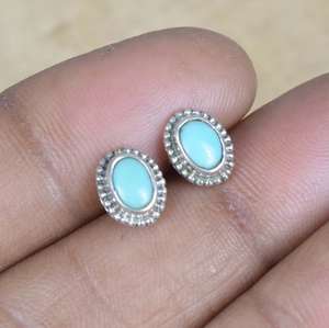 Boucles d'oreilles clous en turquoise Sleeping Beauty, ovales, en argent sterling, pierre de naissance de décembre, bijoux faits à la main - Product Image 4