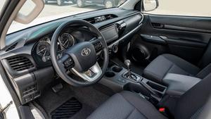 Toyota Hilux 2025, Opción Media, Gasolina 2.7, Motor de 164 hp, Control de Clima Automático, Sistema de Infoentretenimiento con Pantalla Táctil de 8 Pulgadas - Product Image 5