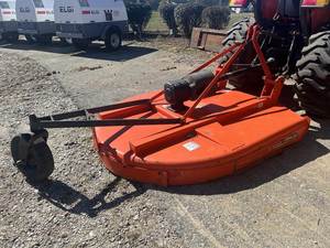 Tractor Kubota L3901HST 2018: Potencia Compacta, Eficiencia de Combustible y Rendimiento Versátil - Product Image 5