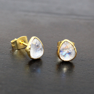 Delicate Natural White Rainbow Moonstone Pear Shape 5x7MM 24k Gold Plated Bezel <b>Stud</b> <b>Earrings</b> For <b>Girls</b> Women Wholesale Jewelry - Product Image 6