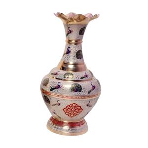 Hermoso florero de latón con grabado multicolor con pintura blanca y acabado dorado para decoración del hogar florero de alta calidad - Product Image 1