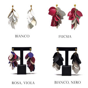 Pendientes colgantes de latón fino con forma de flor y colgantes románticos de cuero para mujer - Regalo - Product Image 2