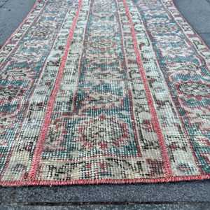 Alfombra Turca Vintage Pequeña de 1.8x3 pies, Azul y Roja a Cuadros, de Lana con Parches y Base de Látex - Product Image 5