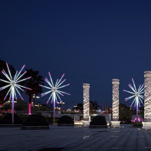 Luces LED de Navidad H: 4,5 M Rgb DMX Calle al aire libre Luz controlada por voz Flujo Decoración Navidad LED Fuegos artificiales Árbol Luz LED - Product Image 2