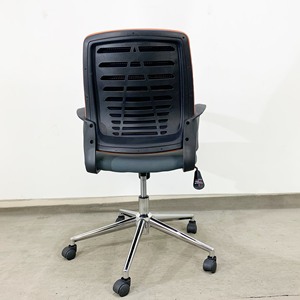 HOM1018-01 Chaise de bureau ergonomique avec base pivotante, accoudoirs intégrés, hauteur réglable, design minimaliste pour atelier et chambre, en tissu - Product Image 6