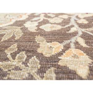 พรมขนสัตว์ถักมือ Aalam สีเบจ-น้ำตาล ลายดอกไม้สไตล์โบโฮ ขนาด 9x12 ฟุต รูปทรงสี่เหลี่ยมผืนผ้า สำหรับห้องนั่งเล่นหรือทางเดิน ความหนา 10 มม. รุ่น Pae-5887 - Product Image 3