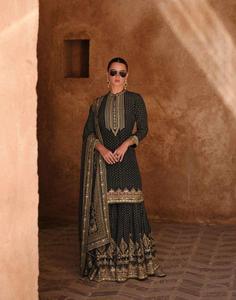 Designer Crep Soie Avec Broderie Salwar Costume Femme Fabricant De Mode Et Fournisseur Au Taux Le Plus Bas - Product Image 2