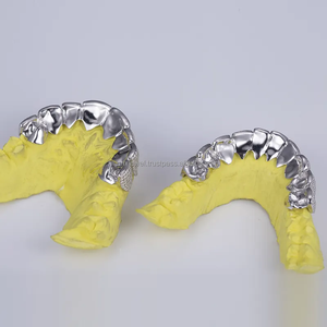 Grillz de diamante de moissanita personalizado de gama alta, Plata de Ley 925 sólida 8 en 8 Grillz de diamante de forma redonda para hombres - Product Image 2