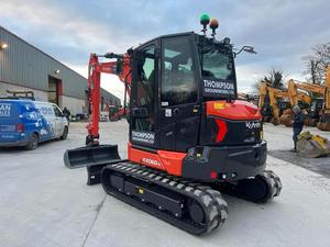 รถขุดตีนตะขาบ Kubota KX060 ของแท้ ราคาประหยัด สีแดง เงียบ เบาะนั่งแบบมีหลังคา ความจุบุ้งกี๋ 0.03 ลบ.ม. พร้อมส่งถึงบ้าน - Product Image 2