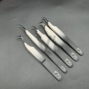 แหนบปลายขนตาแบบปลายไฟเบอร์ทำจากเหล็กสีม่วงลาเวนเดอร์ออกแบบโลโก้ได้ตามต้องการ - Product Image 5