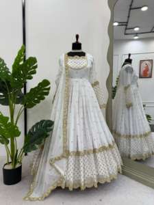 ชุดออกแบบที่สวยงามและ dupatta กับงานด้ายและลำดับ - Product Image 3