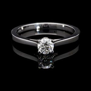 Bague de fiançailles solitaire minimaliste en or 14 carats avec diamant brillant rond naturel de 0,43CTW dans une conception de bande conique moderne et élégante - Product Image 2