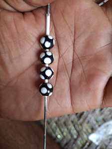 Cuentas de vidrio Rojas, blancas y amarillas en forma de disco de 8 mm hechas a medida con agujeros de perforación para reventa en Tiendas de Cuentas - Product Image 3