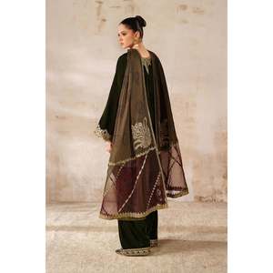 Conjunto de Traje de Terciopelo Bordado para Mujer PR-1210 - Product Image 2