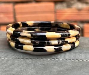 Brazaletes de cuerno de búfalo hechos a mano elegante Feng Shui decoración del hogar para fashionistas tallado estilo amor hueso - Product Image 3