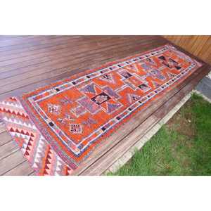 Alfombra Vintage de 2.6x10.8 pies, Alfombra Turca Herki, Alfombra de Lana con Rayas Naranjas - Product Image 2