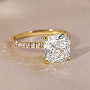 IGI Cushion Lab Creado Anillo de diamantes 10K Oro blanco Boda y anillo de compromiso o banda con material principal de oro de 14K - Product Image 1