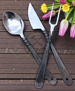 Juego de Cubiertos de Acero 430 Forjado a Mano de Alta Calidad, Estilo Medieval, para Comedor o Banquete - Product Image 4