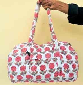 Venta al por mayor de bolsas de hombro de lona de algodón puro con parche acolchado y estampado a mano diseño floral yoga playa bolsas de compras - Product Image 5