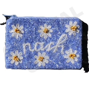 Portefeuille de porte-monnaie en perles de rocaille personnalisé avec design de fleurs Beau porte-monnaie avec accessoires à la mode - Product Image 3