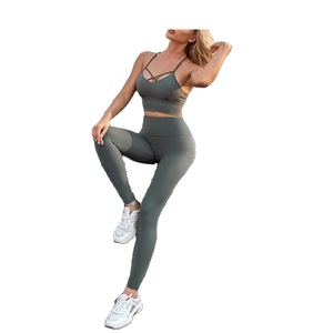 Conjunto de Ropa de Yoga para Mujer con Diseño Personalizado OEM/ODM, 100% Poliéster, Suave y Elástico, Cintura Alta, para Gimnasio - Product Image 1