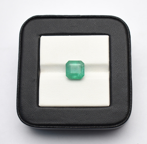 พลอยเทียมสีเขียวธรรมชาติ3.90 CT พลอยพลอยเทียมสีเขียวแซมเบียมรกตรูปสี่เหลี่ยมจัตุรัสแปดเหลี่ยม8.5มม. - Product Image 1