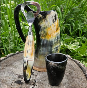 Corne à boire sculptée à la main de style bateau viking avec support en bois et corne de bière écologique personnalisée - Product Image 5