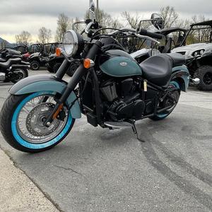 Disponible dès maintenant : Motocyclettes Vulcans 900 (Classic) 2025, neuves en stock - Product Image 1