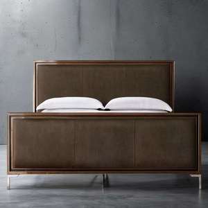 Lit en bois massif avec cadre en panneaux et pieds métalliques, taille King/Queen, avec tête de lit en cuir – Meilleures ventes - Product Image 1