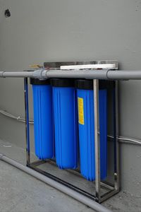 Grand filtre à eau bleu Offres Spéciales à 3 étages idéal pour mélanger des boissons - Product Image 6