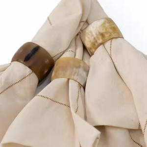 Juego de servilleteros de cuerno hechos a mano de primera calidad, accesorio de mesa rústico elegante para comedor elegante, servilleteros de Material Natural único - Product Image 1