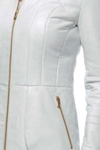 Veste classique en cuir à capuche blanche pour femme, entièrement personnalisée, avec doublure intérieure en Viscose douce, fermeture éclair sur le devant - Product Image 5