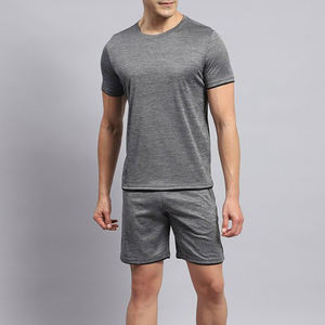 Conjunto de camiseta y pantalones cortos para hombre, conjunto de pantalones cortos a juego, ropa transpirable de verano, material de algodón, conjunto de 2 piezas para hombre, conjunto deportivo. - Product Image 3