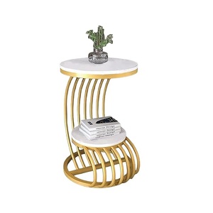 Mesa auxiliar de desplazamiento de mesa decorativa hecha a mano New Look con tapa de mármol en mesa de centro lateral de Metal de nuevo diseño - Product Image 1