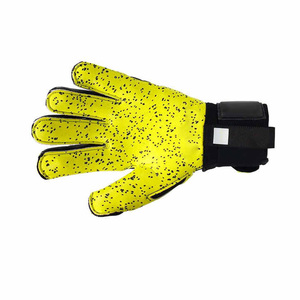Guantes de portero profesionales hechos en fábrica pakistaní Guantes de portero de fútbol de alta calidad Guantes de portero de fútbol - Product Image 5