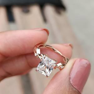 Anillo de Rama de Árbol con Diamante Cultivado en Laboratorio, Corte Radiante de 2.02CT, Oro Amarillo de 14K, Certificado IGI, Regalo de Lujo para Mujer, Compromiso, Propuesta de Matrimonio - Product Image 3