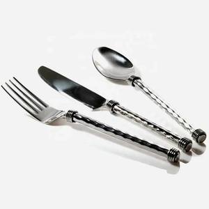 Service de table en argent finition argentée avec poignée blanche, idéal pour la maison, la cuisine, la salle à manger, les hôtels et les banquets, en provenance d'Inde - Product Image 5