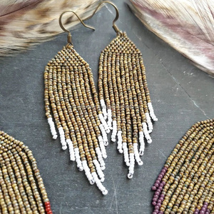 Nouvelles boucles d'oreilles bohème gland vert avec bordure en perles minuscules, boucles d'oreilles en pierres précieuses, boucles d'oreilles en perles par RF Crafts - Product Image 3