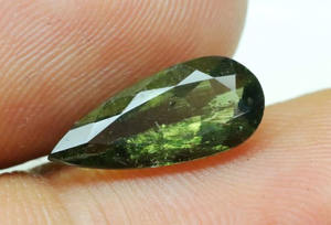 Moldavite naturelle de qualité supérieure, pierre précieuse facettée en forme de poire - Pierre verte de la République tchèque, bijoux avec taille et poids personnalisables - Product Image 3