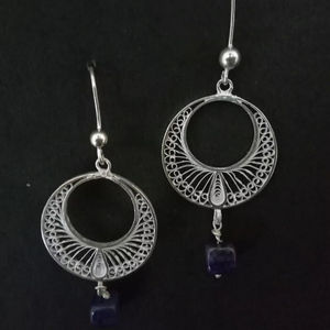 Pendientes de Plata Oxidada con Filigrana y Cuentas Brillantes, Estilo Elegante, Venta al Por Mayor para Mujer - Product Image 1