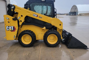 ขายรถตักล้อยาง CAT Loader Skid Steer Loader Cat 250 ดีเซล อุปกรณ์ก่อสร้างสำหรับงานฟาร์มและงานไซต์งาน - Product Image 3