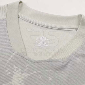 ชุดเครื่องแบบเสื้อฟุตบอลและกางเกงขาสั้นสำหรับผู้ชายเสื้อฟุตบอลสีตามสั่ง - Product Image 3