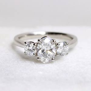 10k or massif taille ovale laboratoire cultivé diamant bague de mariage ovale coupe trois pierres diamant anniversaire cadeau promesse bague pour femmes bague - Product Image 2