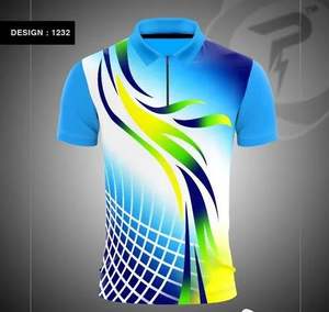 T-shirt léger en polyester 100% pour hommes Collection de vêtements décontractés sublimés avec design solide Logo avant Technique de teint uni - Product Image 6