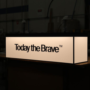 Letrero Luminoso para Negocios con Logotipo, Impresión UV, Iluminación LED, Fácil Instalación, Fabricación en Vietnam - Product Image 2