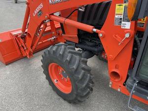 Retroexcavadora Kubota LA1055 Usada en Buen Estado con Cargador Frontal, Modelo 2023, Carga Nominal de 15 Toneladas, Bomba Hidráulica MOOG en Venta - Product Image 2