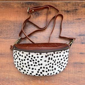 Bolso de pecho hecho a mano de cuero genuino con estampado de animales para mujer, bolso de hombro deportivo de Ciclismo de piel de vaca occidental para mujer - Product Image 4